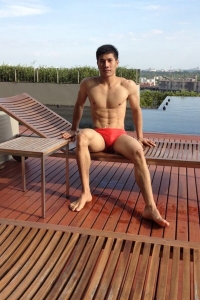 kla-muscular-asian-male-masage-therapist-bangkok-06