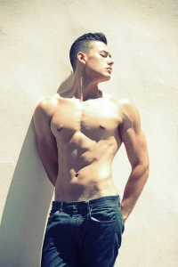 tong-teen-escort-boy-massage-therapist-bangkok-10
